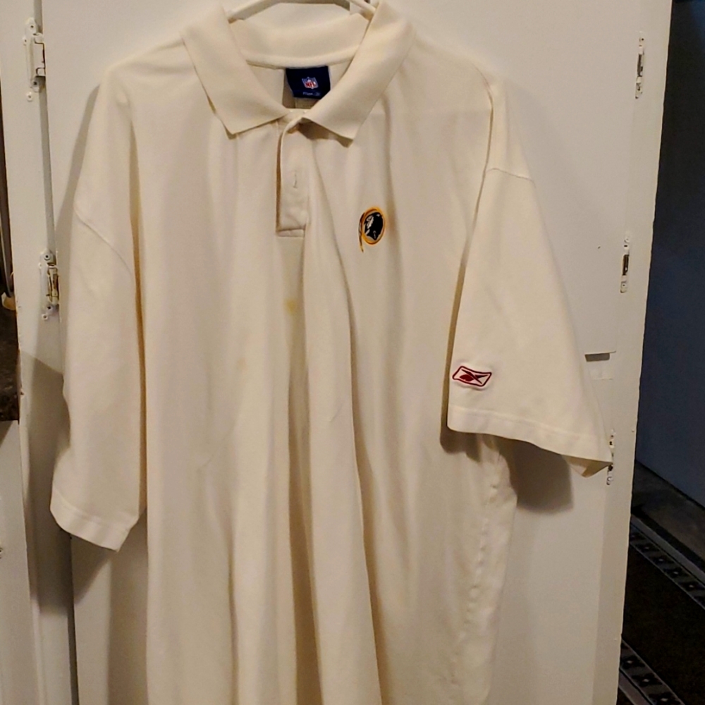 A 4XL Washington Redskins polo shirt